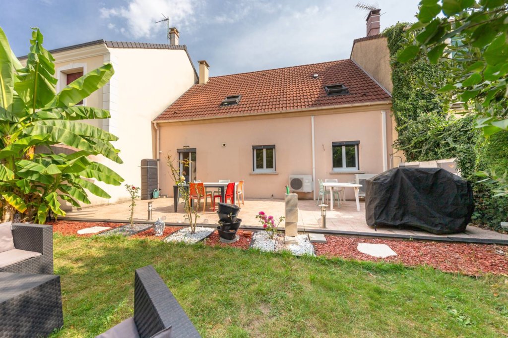 Maison à Pontault-Combault 112