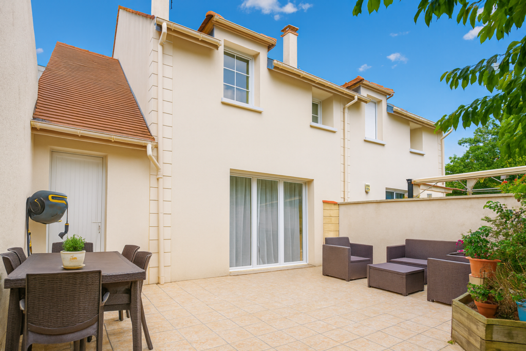 Maison à FONTENAY TRESIGNY 111m²  1