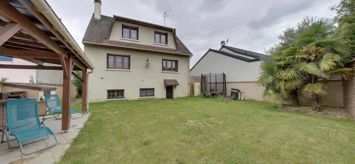 Maison à Ozoir-la-Ferrière 197m² 1 1