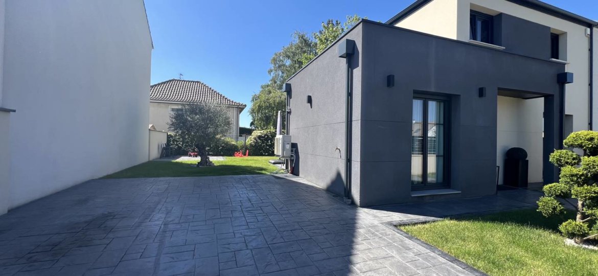 Maison à Fontenay-Trésigny 98m²  1