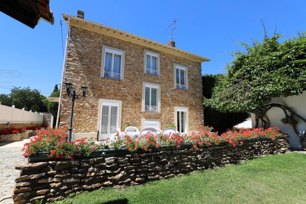 Maison à Ozouer-le-Voulgis 172m²  1