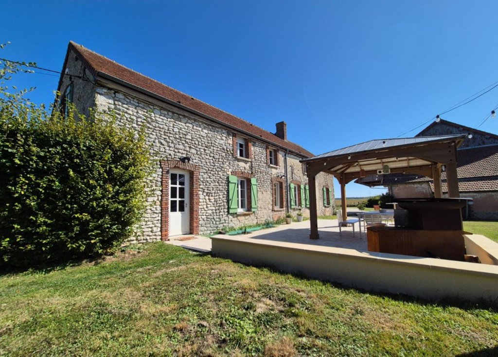 Maison à Bannost Villegagnon 231