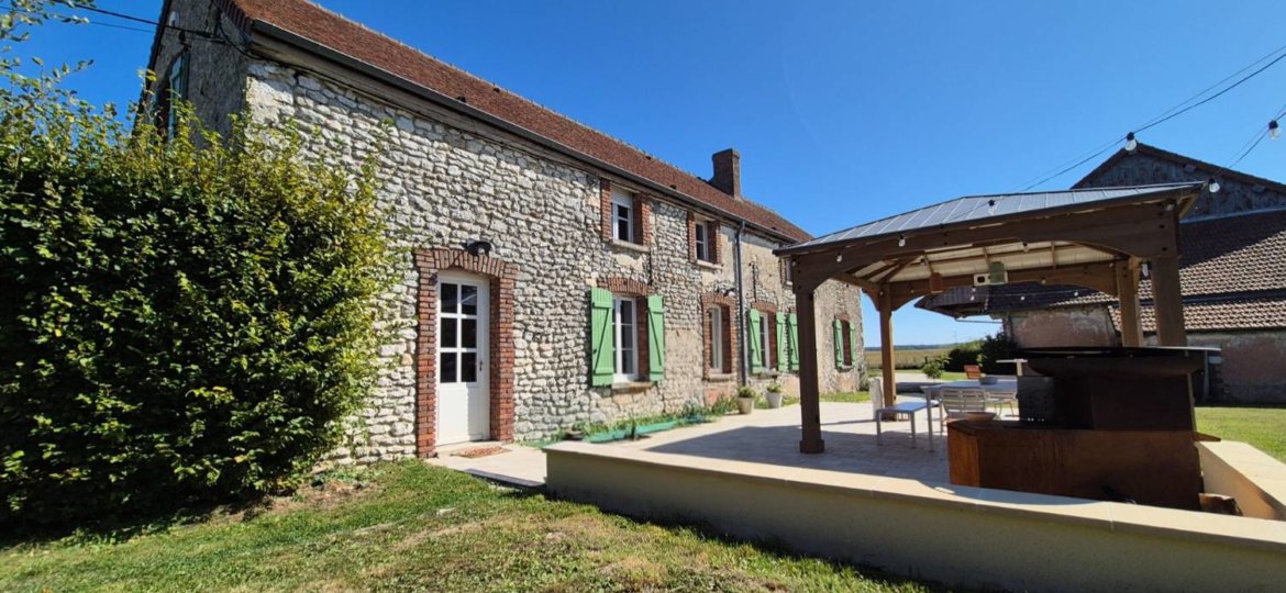 Maison à Bannost Villegagnon 231