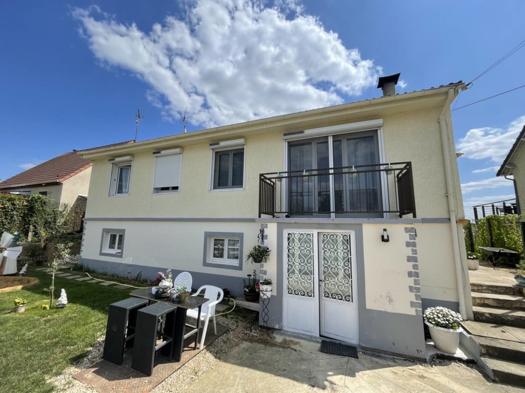 Maison à GASTINS 135m²  1