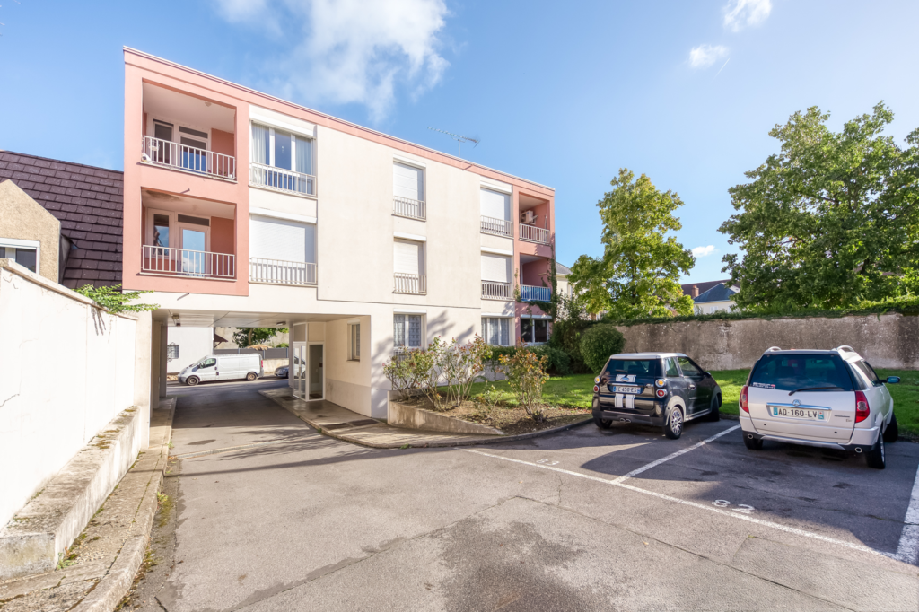 Appartement à ROISSY EN BRIE 78