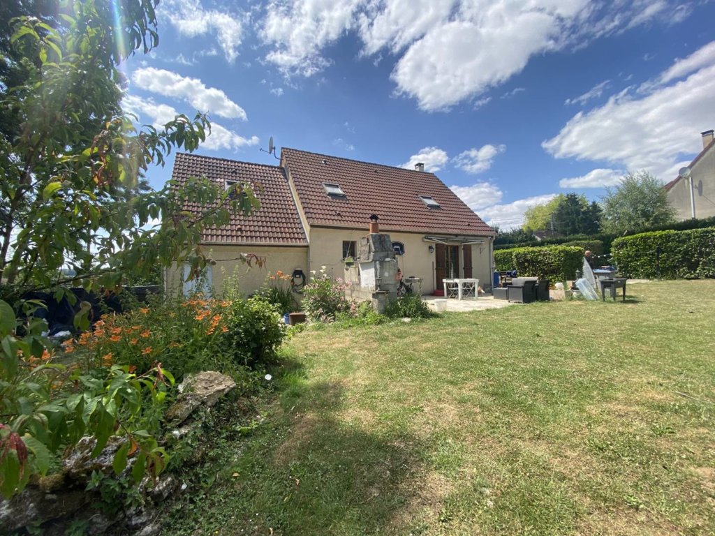 Maison à beton-bazoche 110m²  1