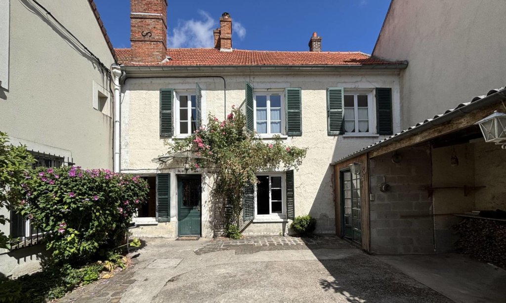 Maison à Fontenay-Trésigny 160m²  1