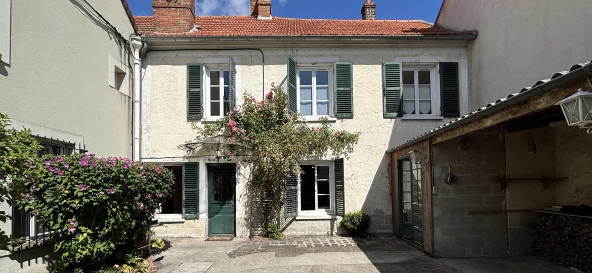 Maison à Fontenay-Trésigny 160m²  1
