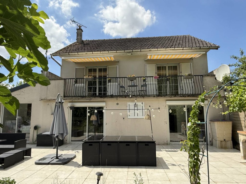 Maison à BANNOST VILLEGAGNON 144m²  1