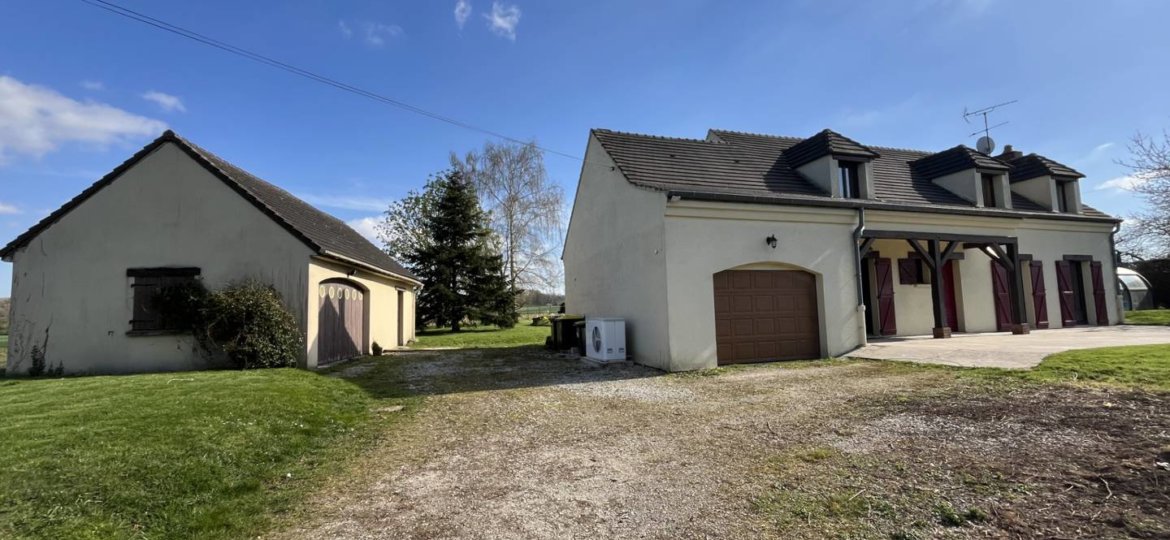 Maison à Jouy-le-Châtel 225m² 1 1