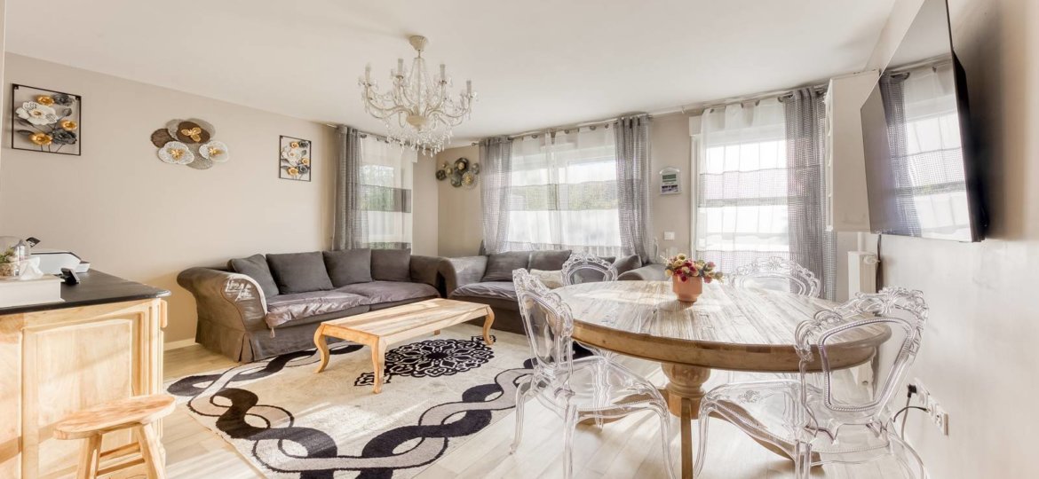 Appartement à ROISSY EN BRIE 82