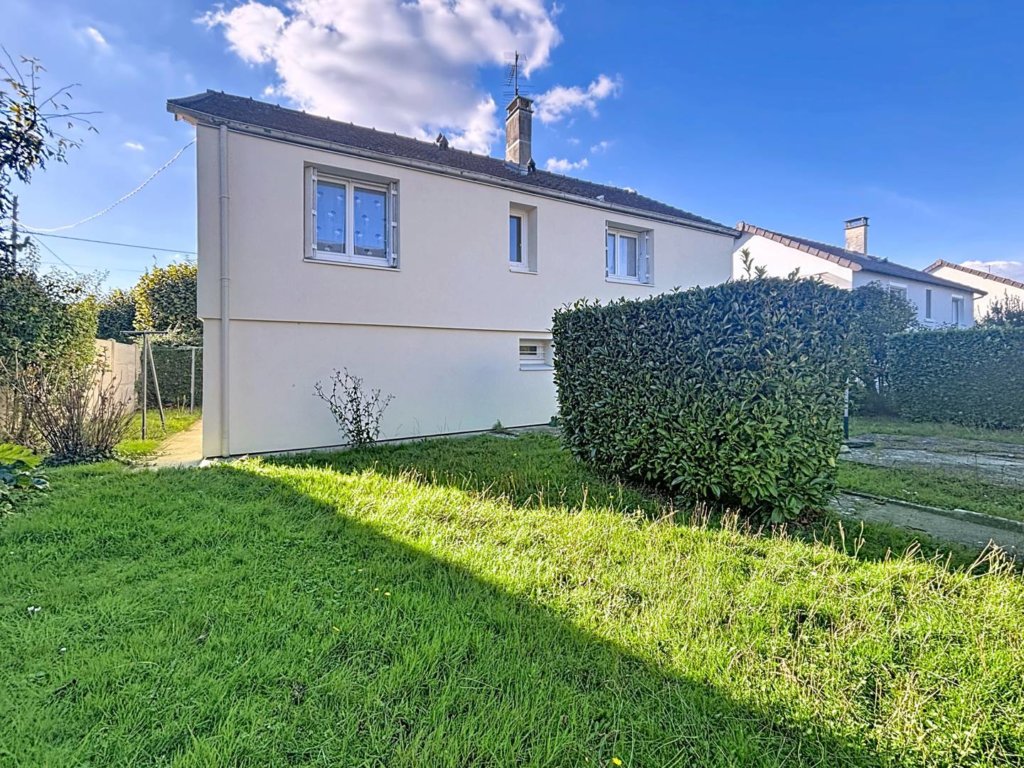 Maison à ROISSY-EN-BRIE 80m²  1