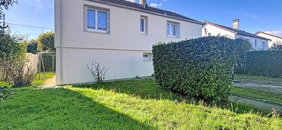 Maison à ROISSY-EN-BRIE 80m²  1
