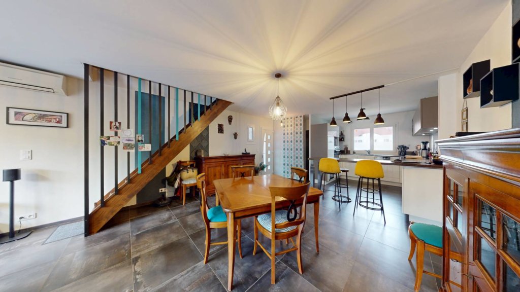 Maison à Ozoir-La-Ferrière 101m²  1