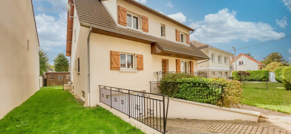 Maison à CHAMPIGNY SUR MARNE 236m²  1