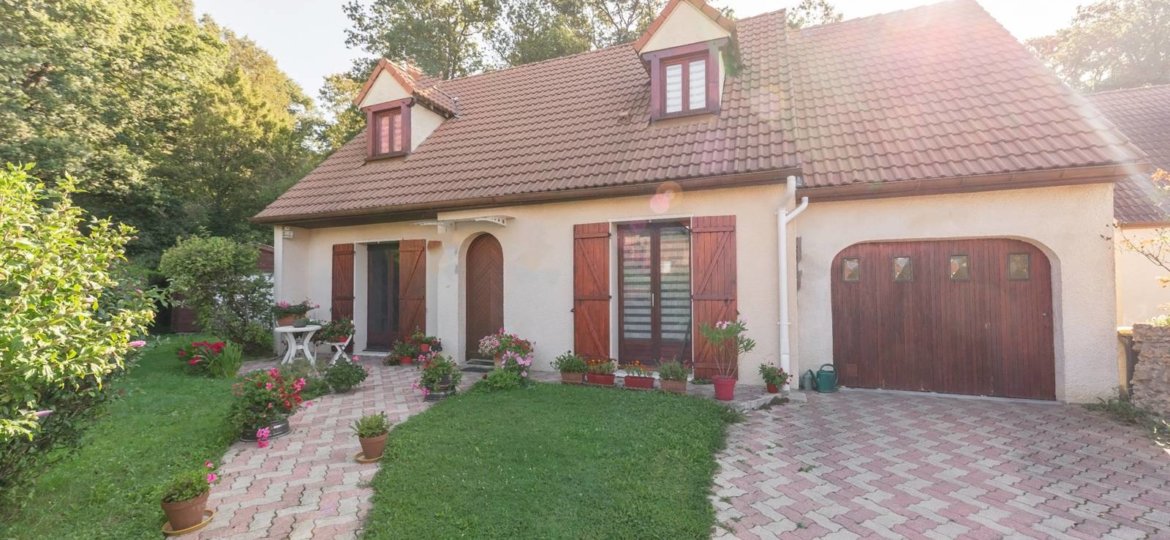 Maison à Roissy-en-Brie 122m² 1 1