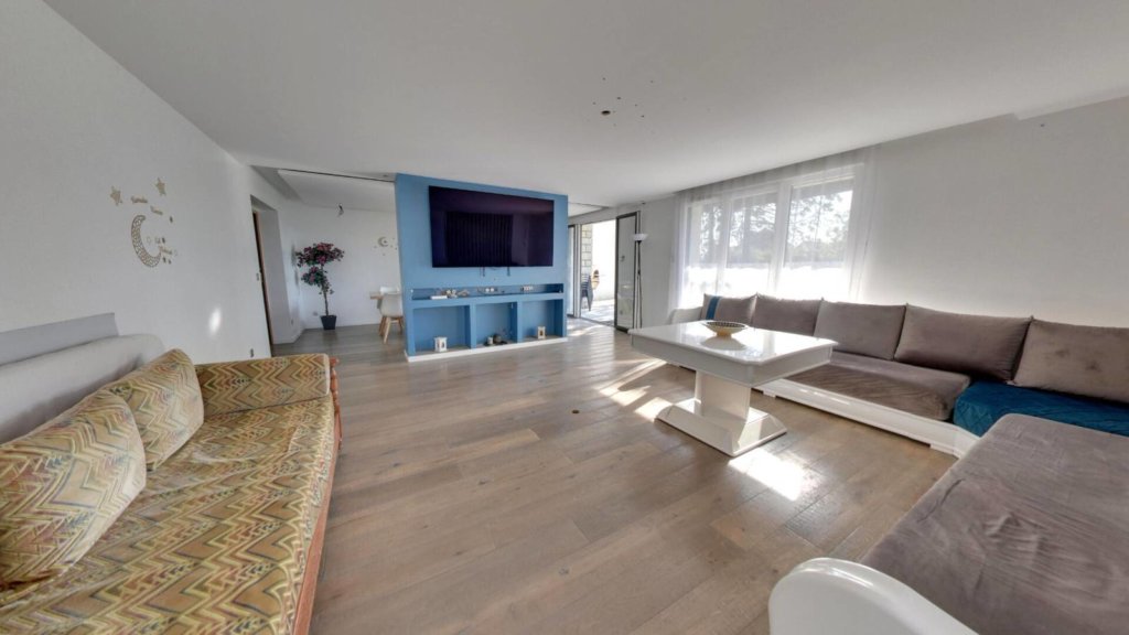 Maison à Ozoir-la-Ferrière 255m²  1