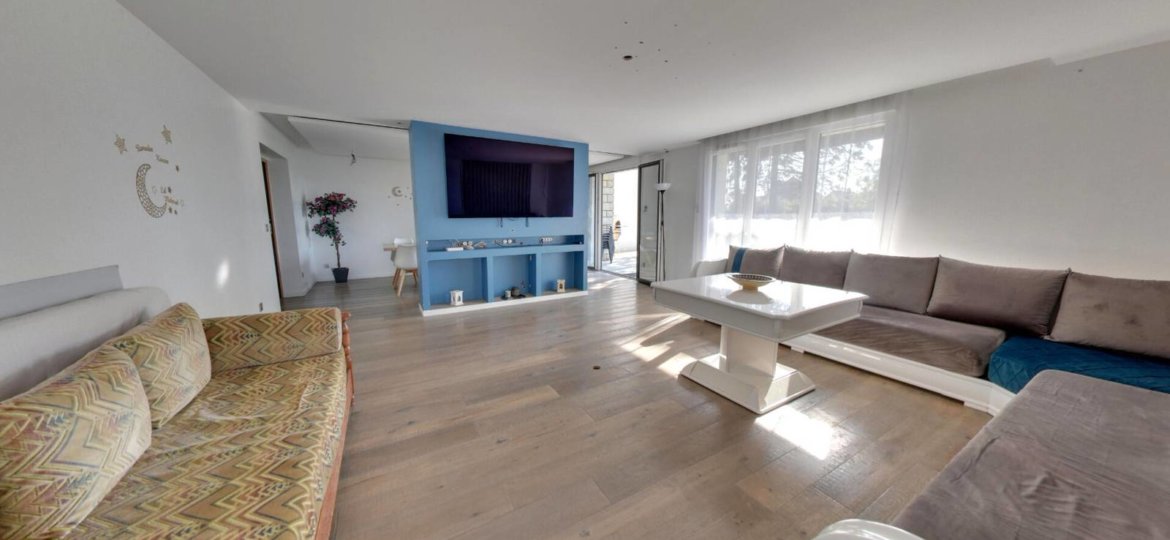 Maison à Ozoir-la-Ferrière 255m²  1