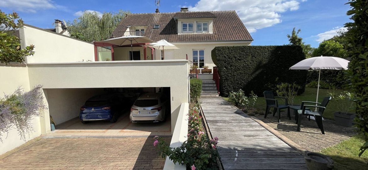 Maison à Lésigny 251m²  1