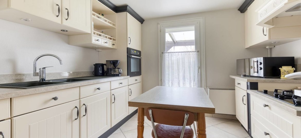 Maison à ROISSY EN BRIE 79