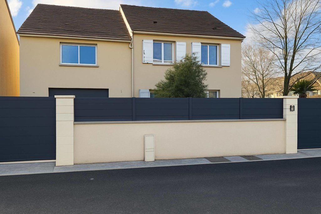 Maison à Crèvecœur-en-brie 140m²  1