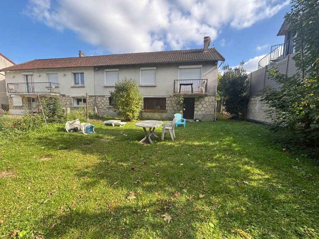 Maison à ROISSY-EN-BRIE 62m²  1