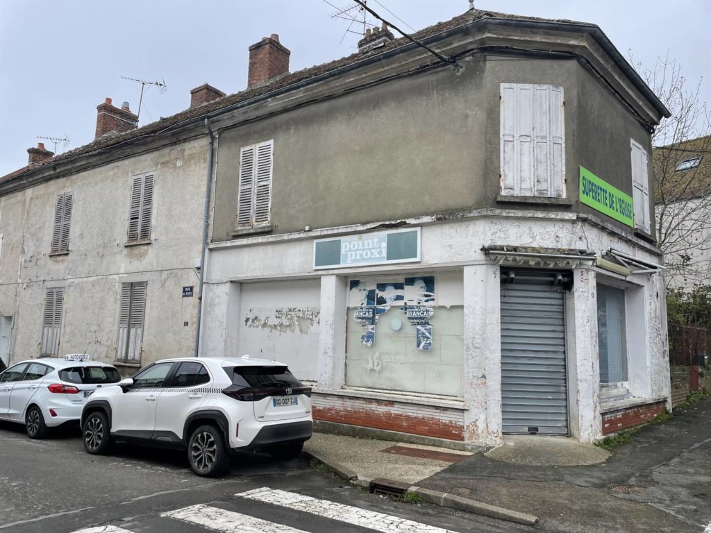 Immeuble à Jouy-le-Châtel m² 1 1