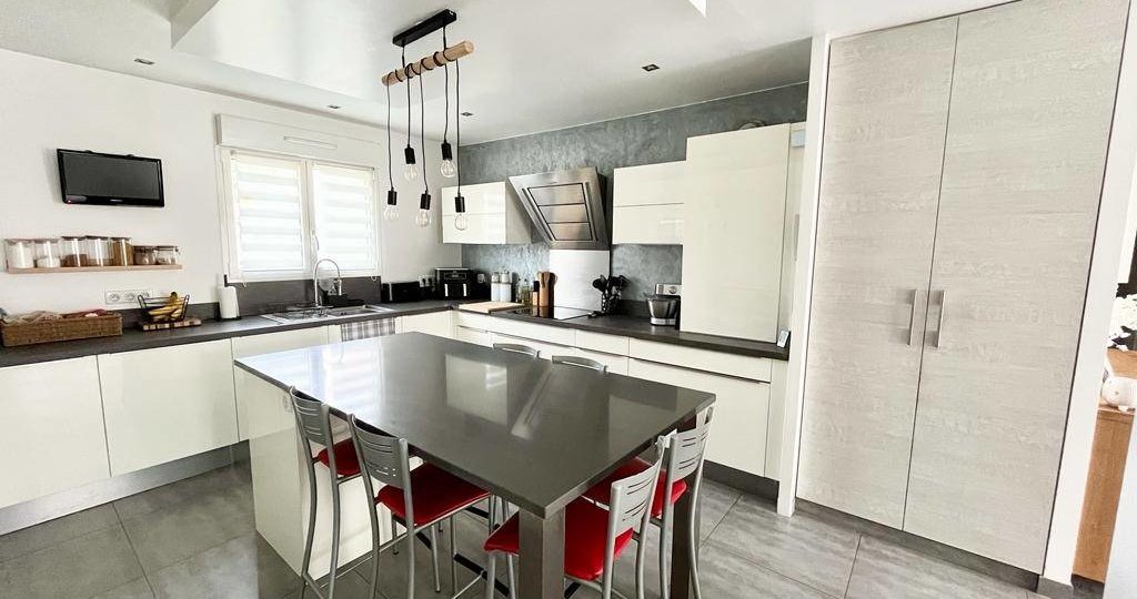 Maison à Roissy-en-Brie 114m² 1 1