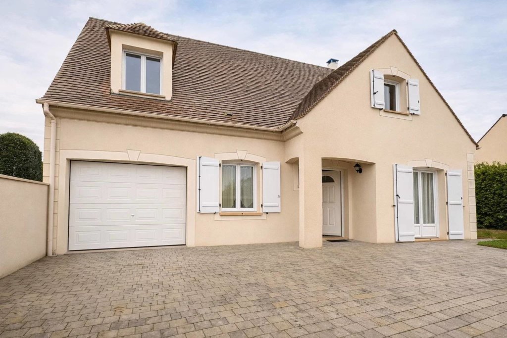 Maison à Presles-en-Brie 148m²  1