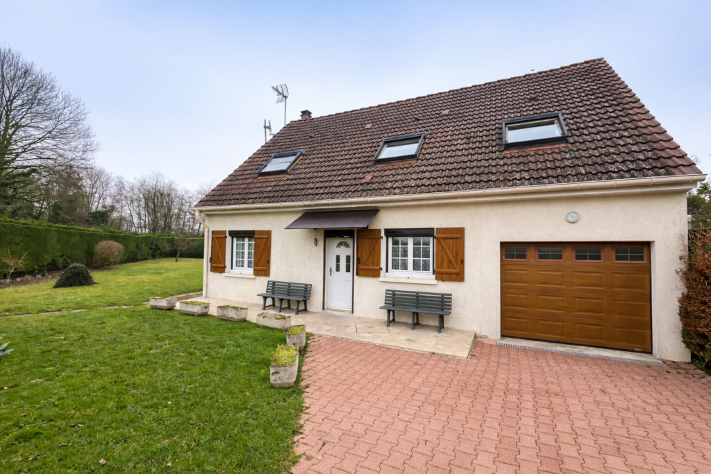 Maison à Fontenay-Trésigny 130m²  1