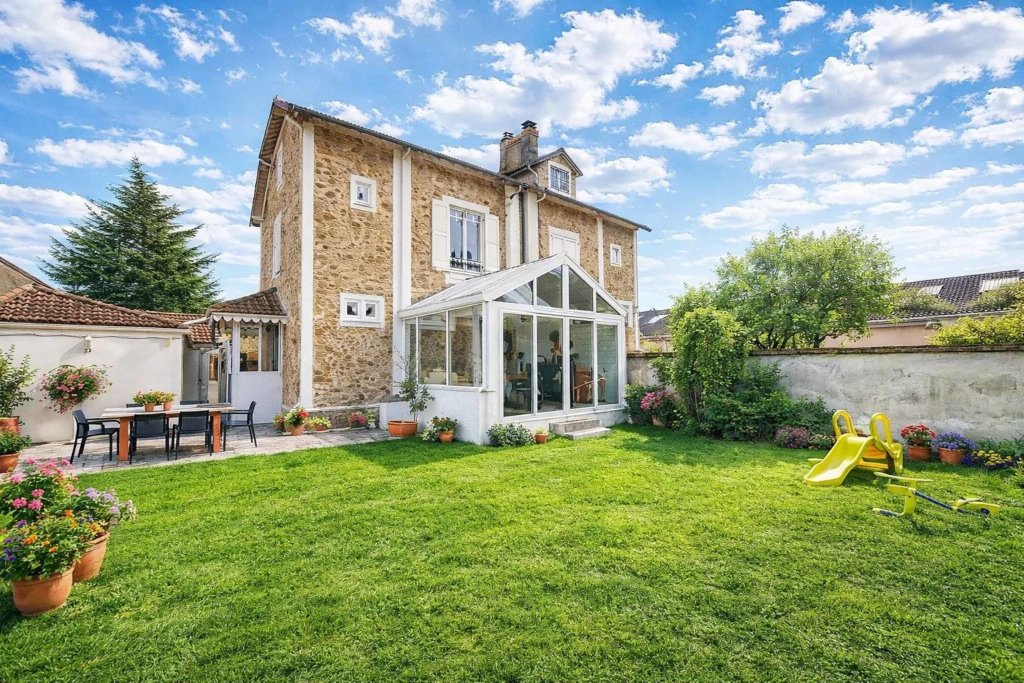 Maison à Tournan-en-Brie 121m²  1