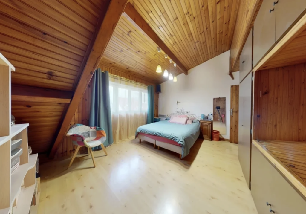 Maison à Ozoir-la-Ferrière 236m²  1