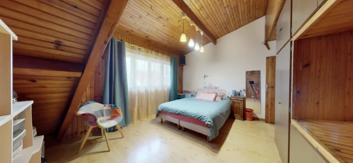 Maison à Ozoir-la-Ferrière 236m²  1