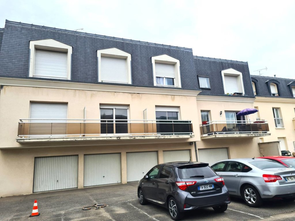 Appartement à PONTAULT COMBAULT 27