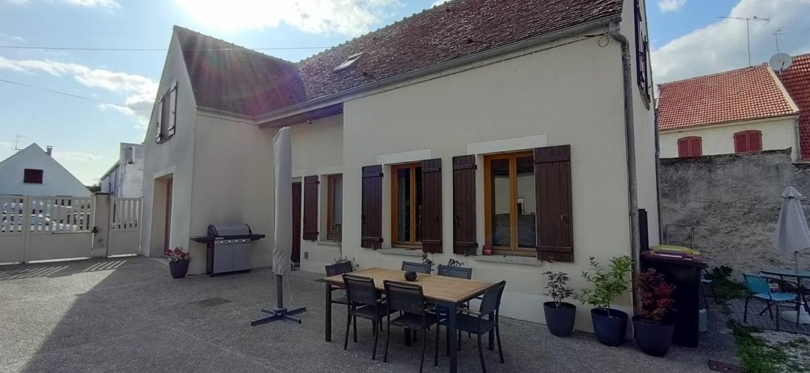 Maison à CHENOISE 122m²  1
