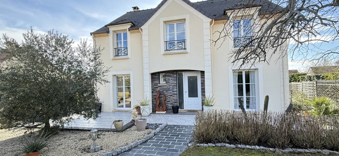 Maison à COURPALAY 150m²  1