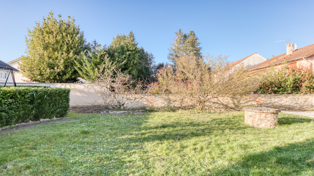 Maison à ROISSY EN BRIE 130m²  1