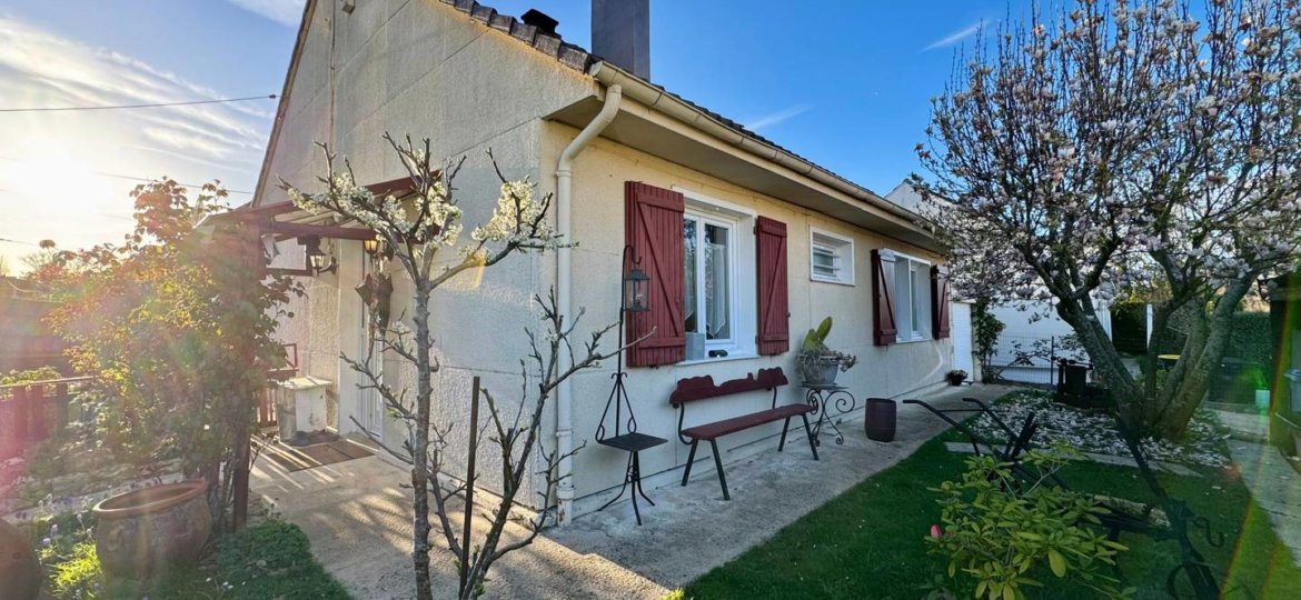 Maison à Roissy-en-Brie 101m²  1