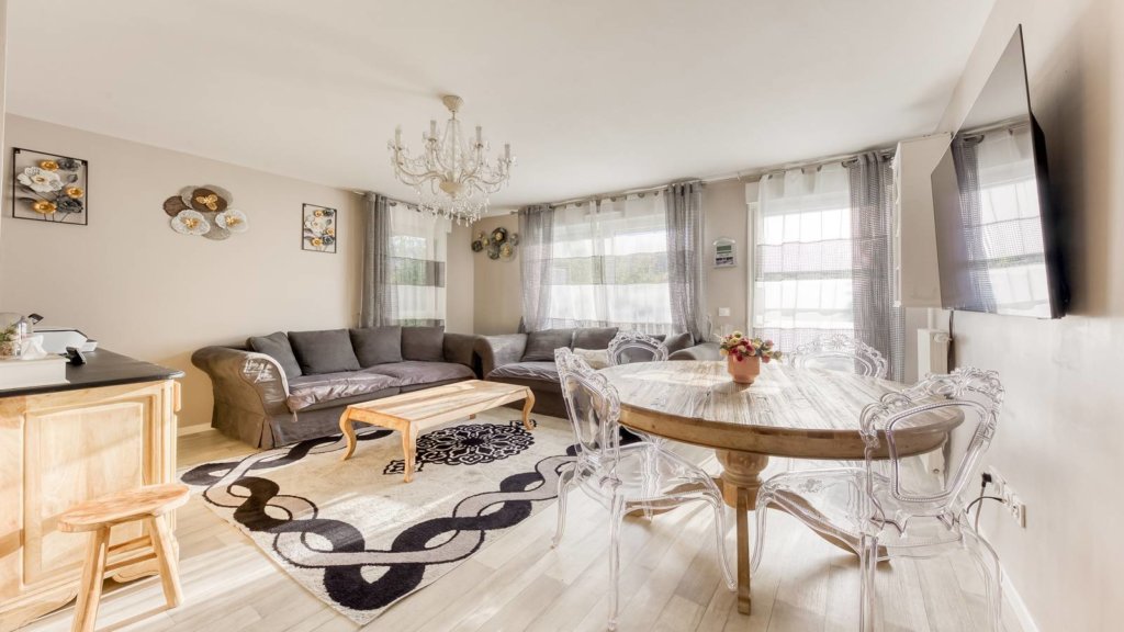 Appartement à ROISSY EN BRIE 82