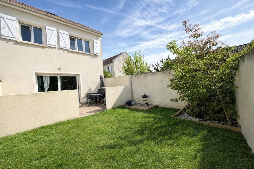 Maison à Fontenay-Trésigny 85m²  1