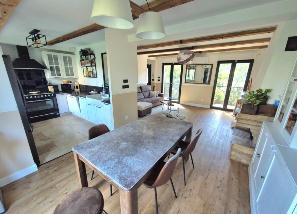Maison à Pontault-Combault 122m²  1