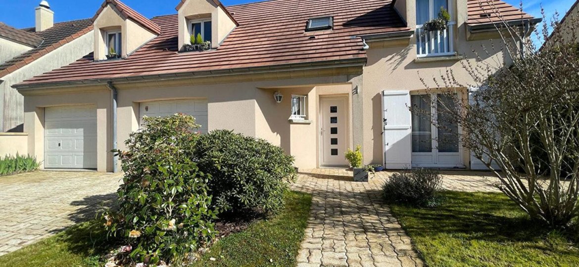 Maison à Chevry-Cossigny 141m²  1