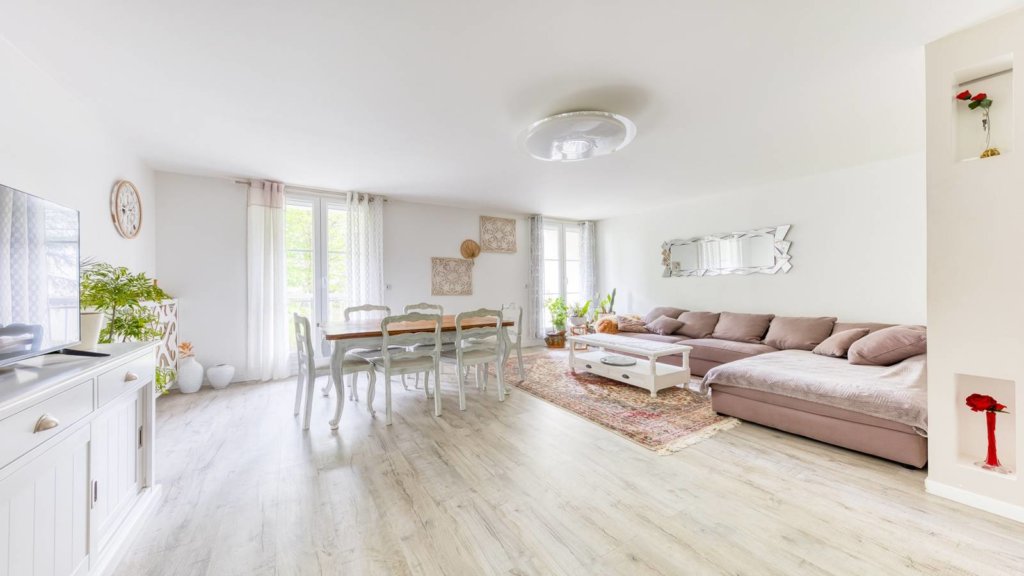 Appartement à ROISSY EN BRIE 92