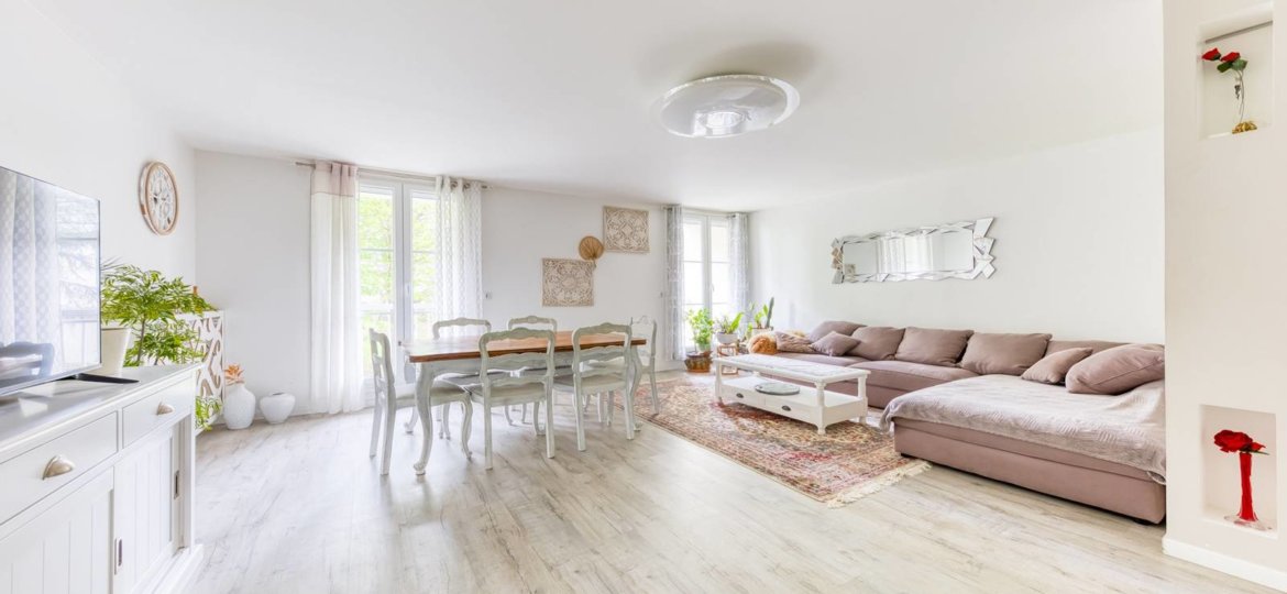 Appartement à ROISSY EN BRIE 92