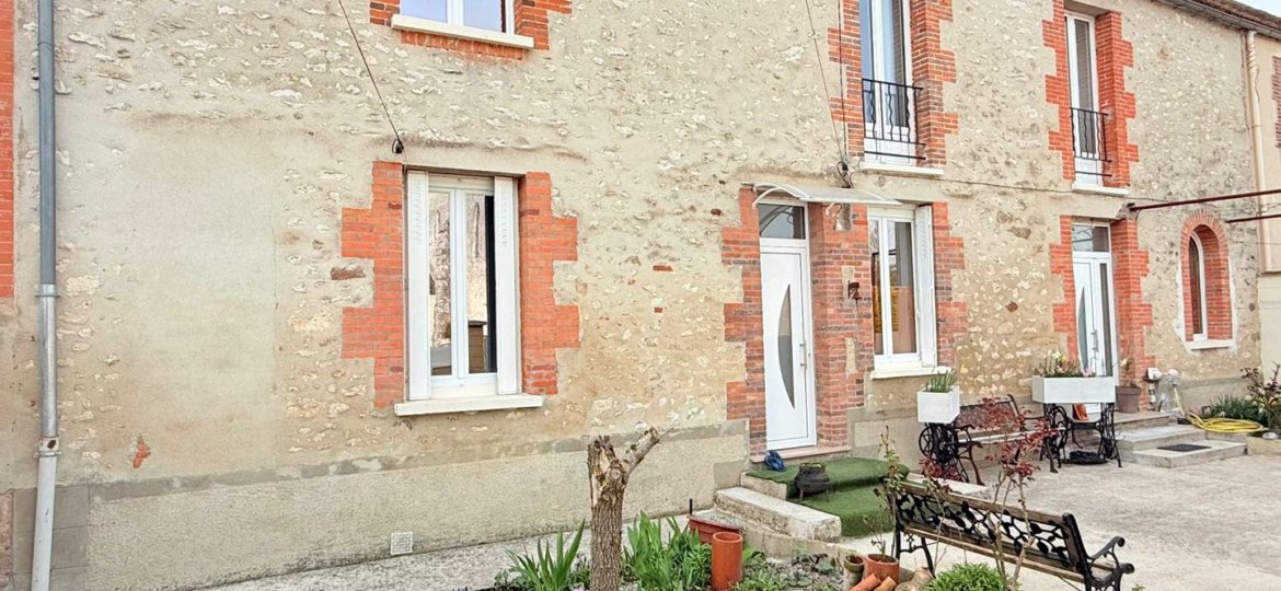 Maison à CHAMPCENEST 178m²  1