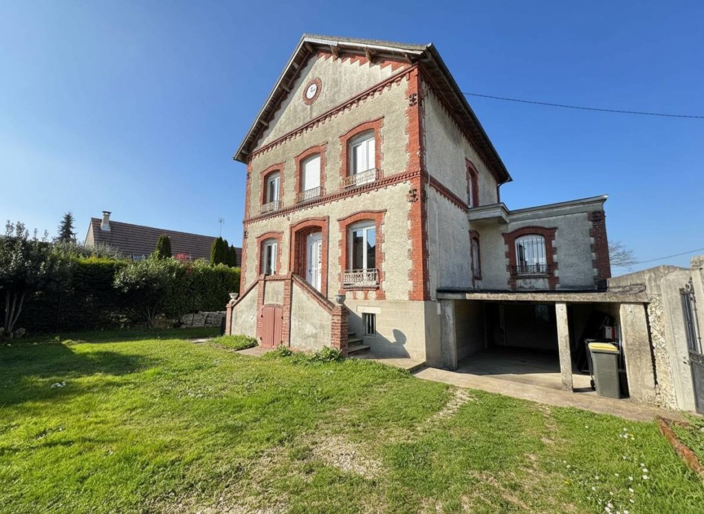 Maison à Pontault combault 245m²  1