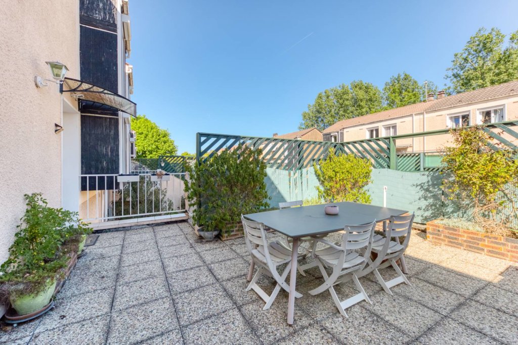 Appartement à Émerainville 82