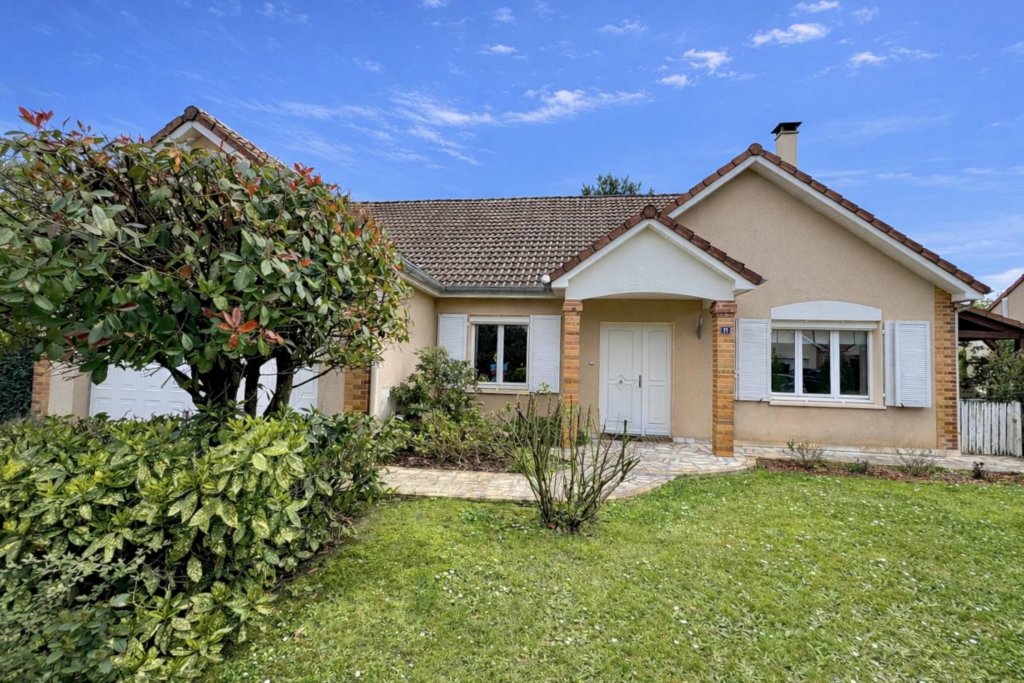 Maison à Ozoir-la-Ferrière 157m²  1
