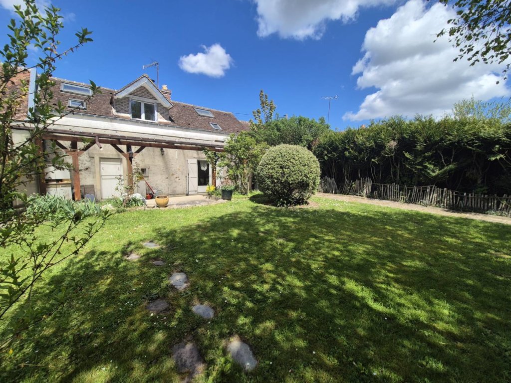 Maison à Saint-Just-en-Brie 62m²  1