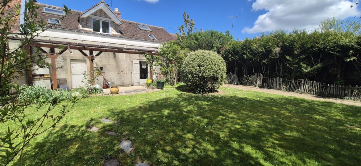 Maison à Saint-Just-en-Brie 62m²  1
